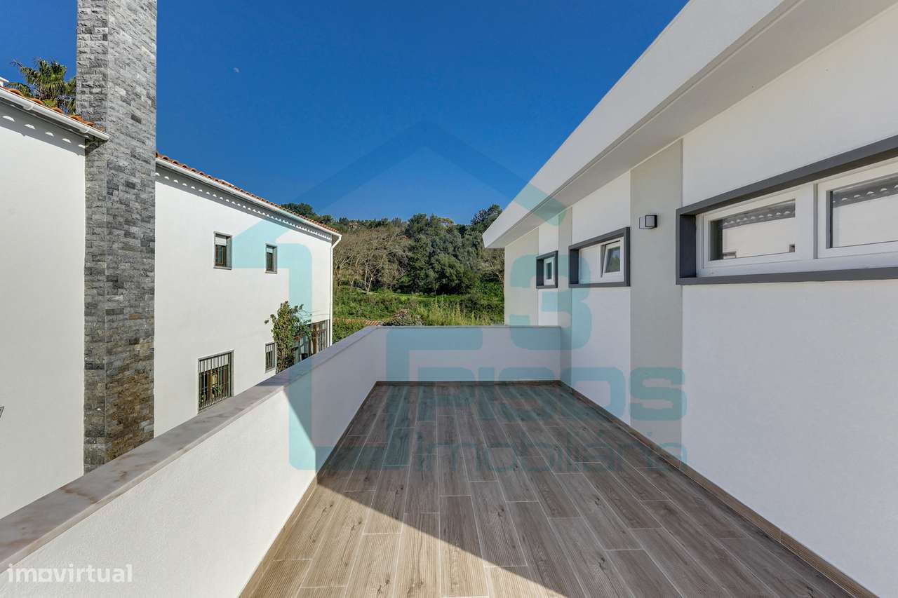 Moradia T4 isolada com terraço, jardim - Caxias - Oeiras-23