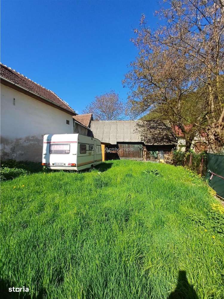 Teren intravilan cu toate utilitatile in sat de munte - Imagine principală: 2/7