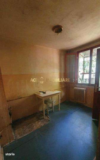 2 Camere | Berceni Huedin | Necesita Renovare | Decomandat - Imagine principală: 3/8