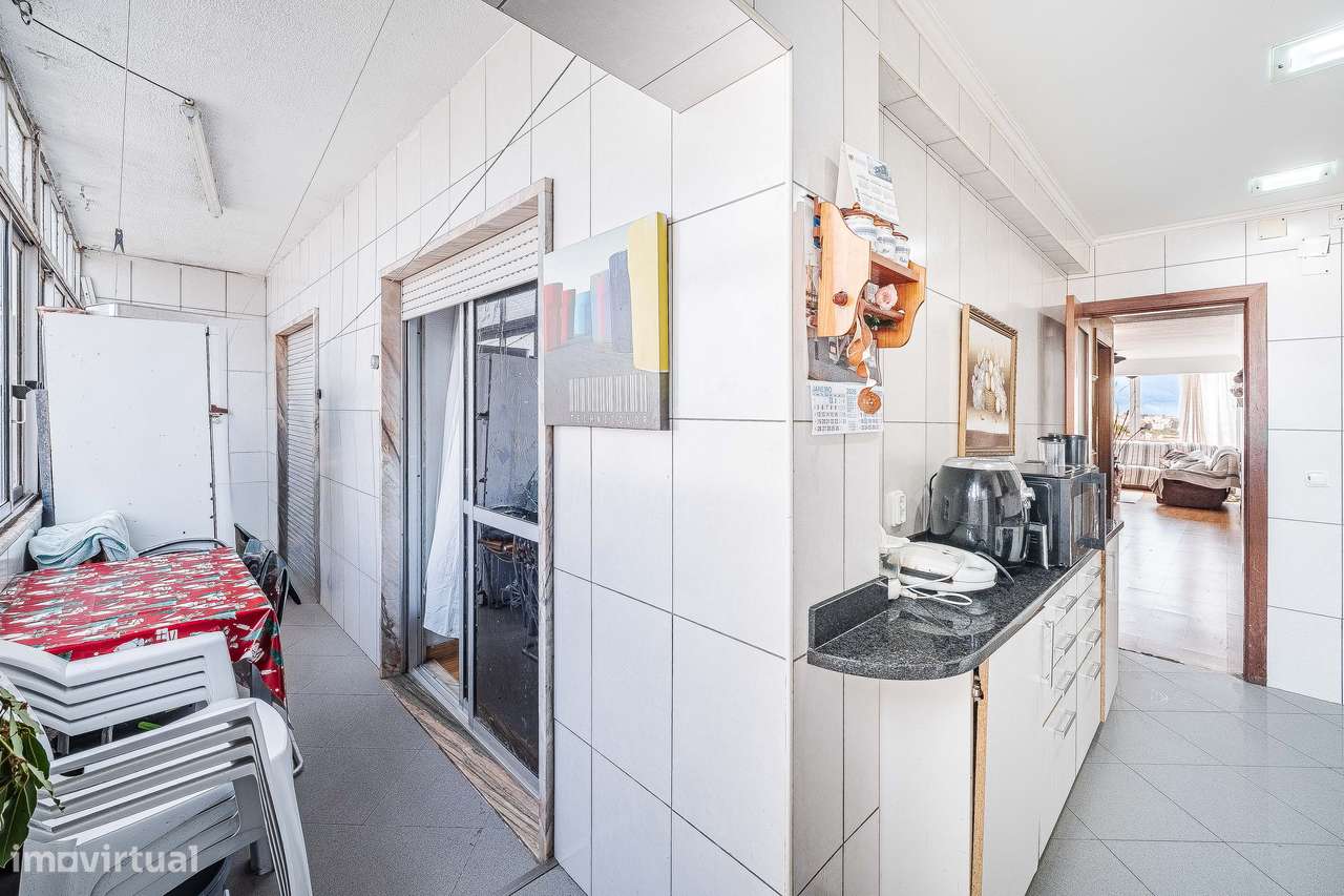 T3 em Mem Martins muito luminoso-23