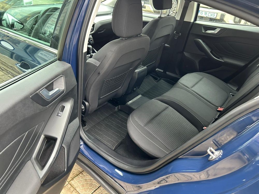 Ford Focus - foto 9
