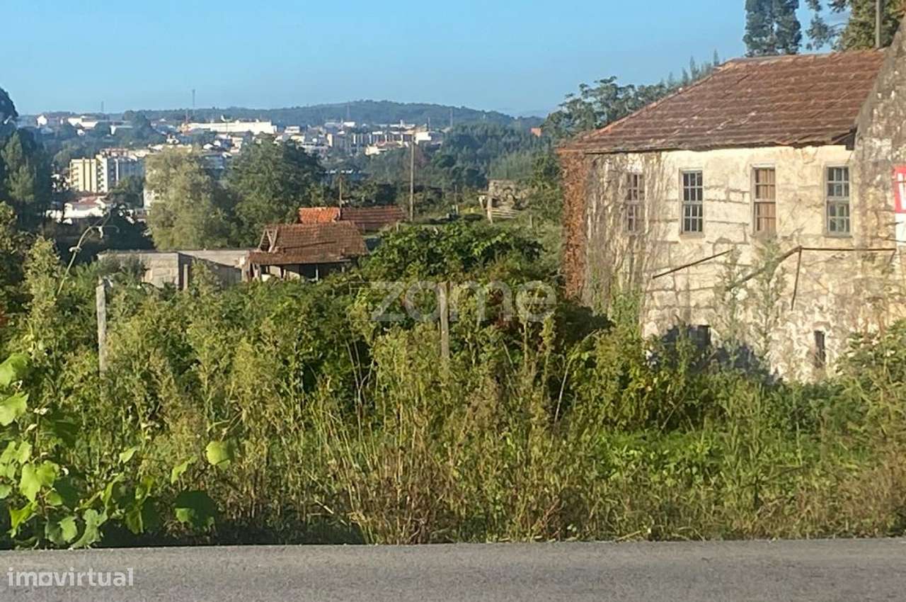 Moradia com jardim para recuperar, Rebordosa - Grande imagem: 5/28