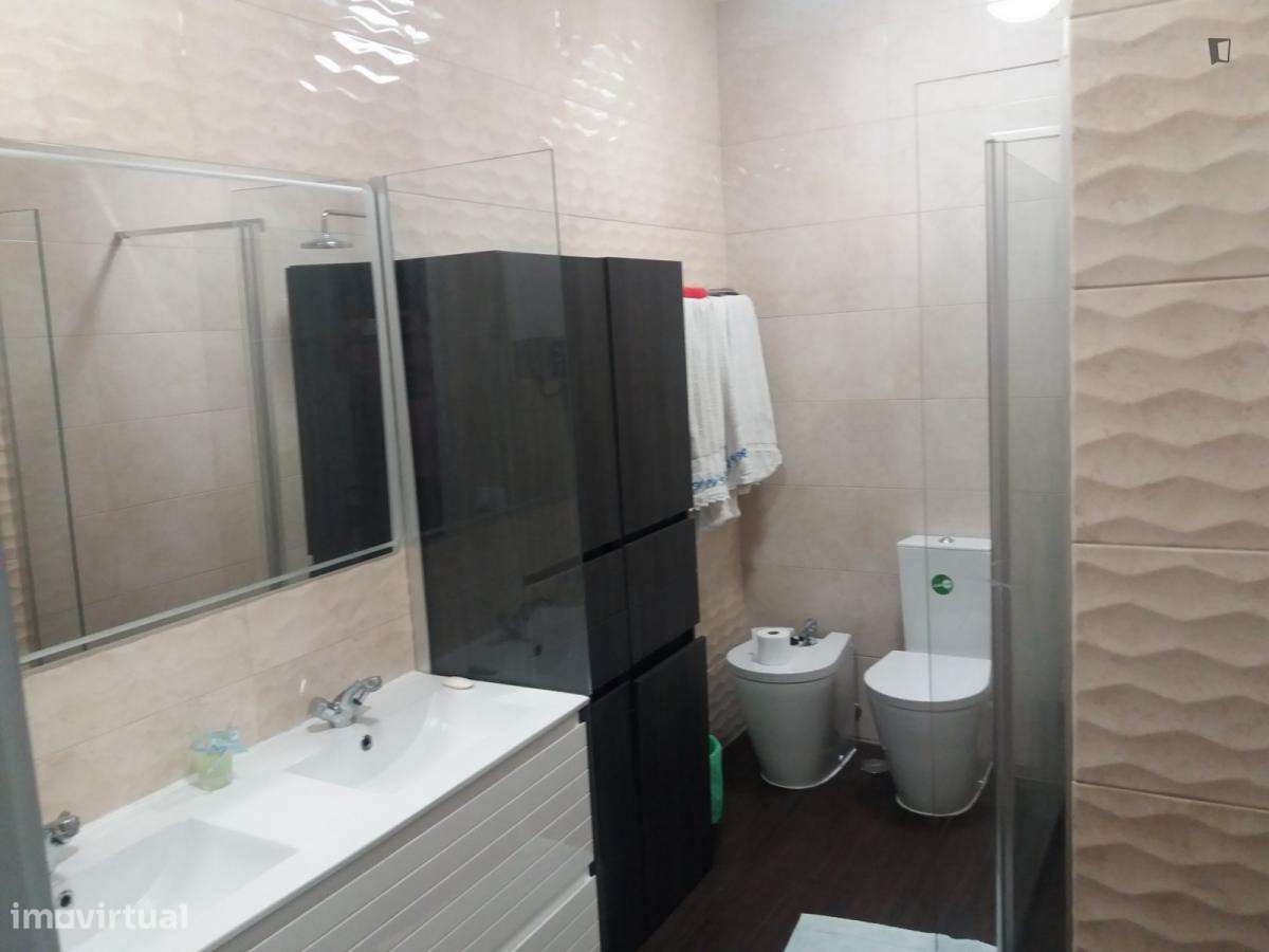 Quarto - localizado em Amadora Lisbon - Grande imagem: 5/10