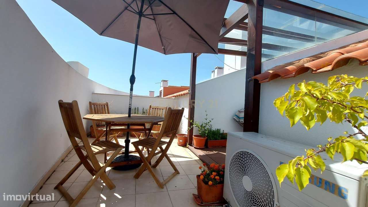 T5 Duplex em Alcochete | Vista Rio | Terraço Panorâmico-31
