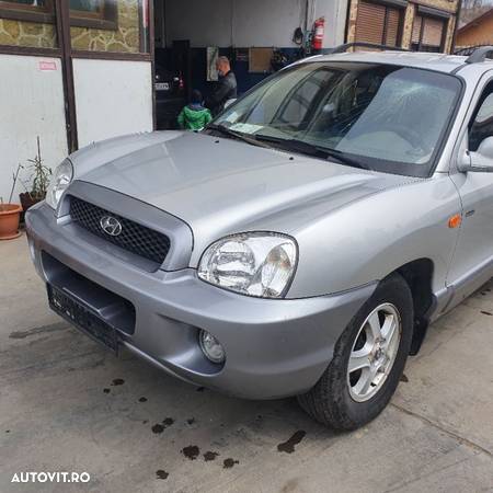 Dezmembram Hyundai Santa Fe 2.0 CRDI 2005 - 1