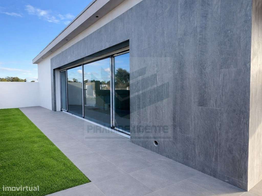 Moradia Isolada, Pronta! Piscina, Lavandaria, 2 min da Moita-2