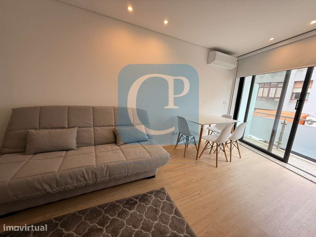 Apartamento T0 com varanda e garagem em Leça da Palmeira - Grande imagem: 4/19