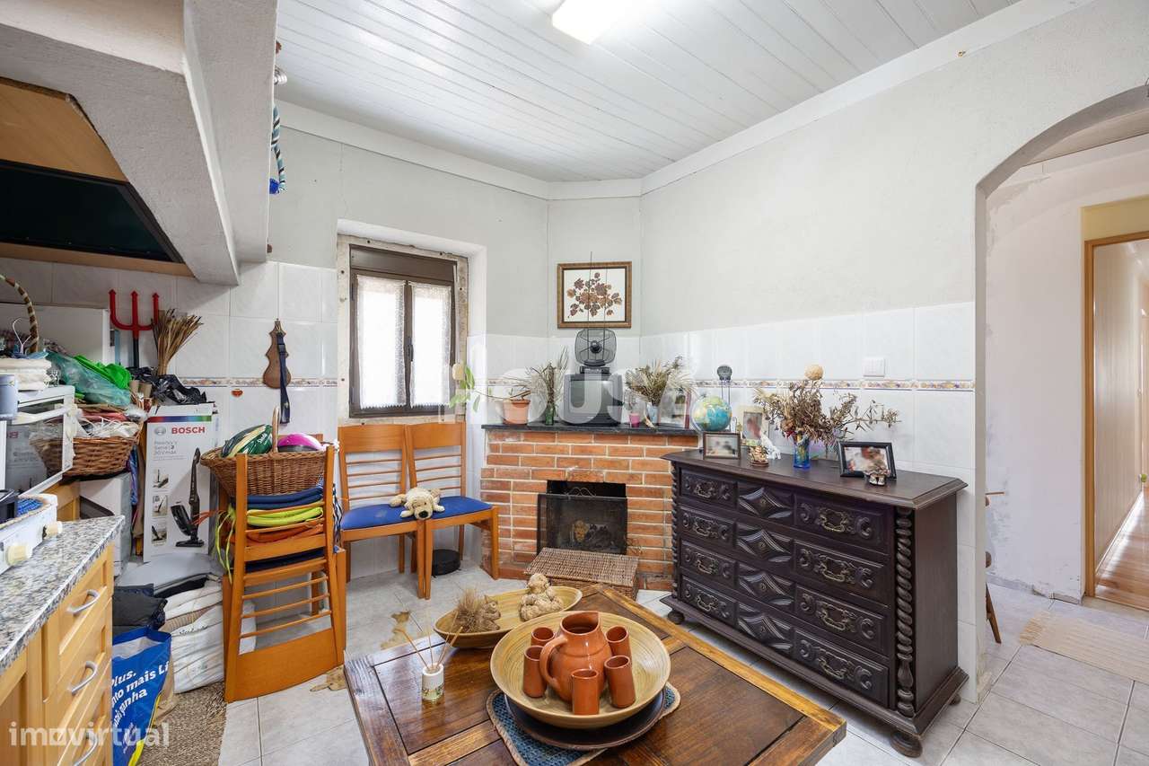 Moradia T3 com terreno de 2.157 m² – Raposeira, Colmeias | Leiria-31