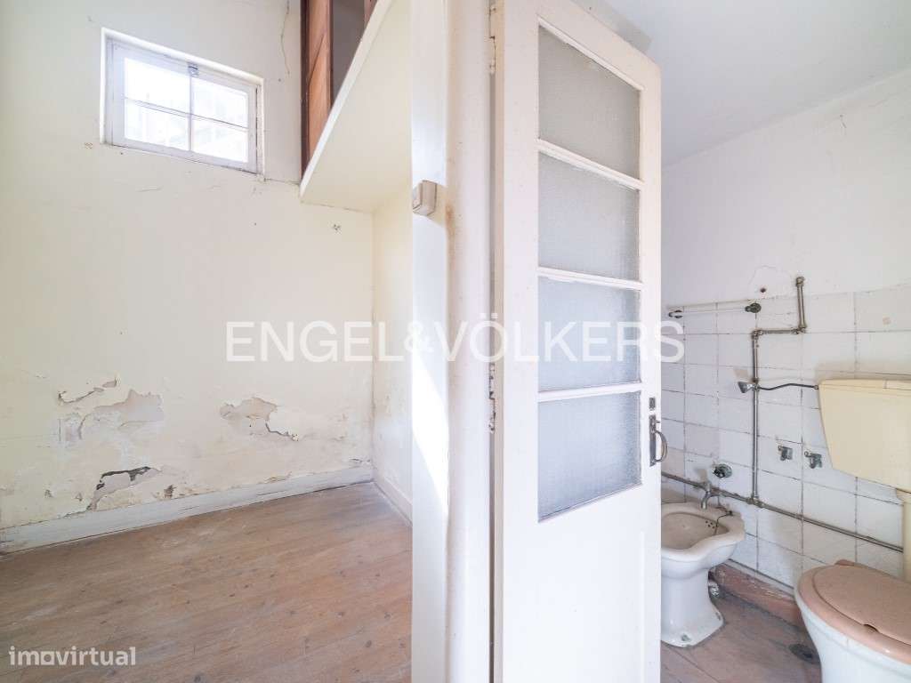 Apartamento por Remodelar com jardim na Graça-24