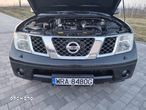 Nissan Pathfinder 2.5 D SE - 16