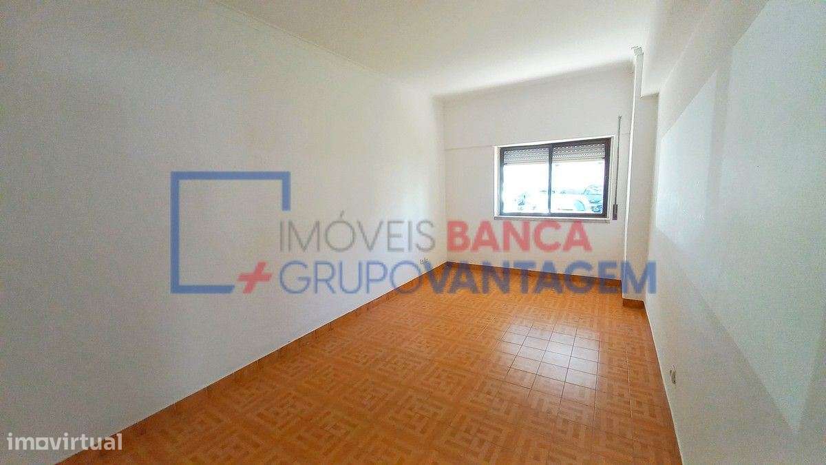 IMÓVEL T2 para venda - Grande imagem: 3/28