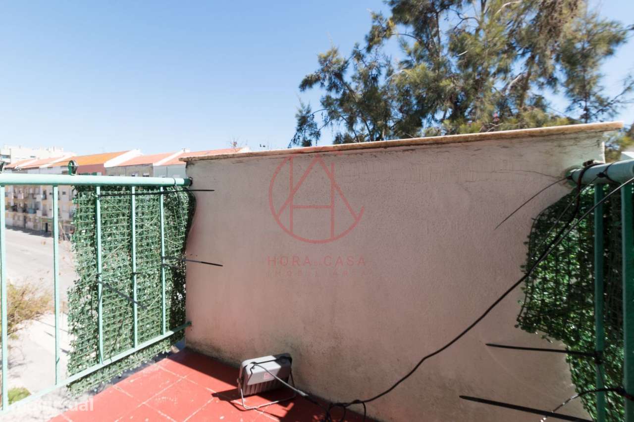 Oportunidade à Sua Porta: T2 na Avenida do Bocage!-6