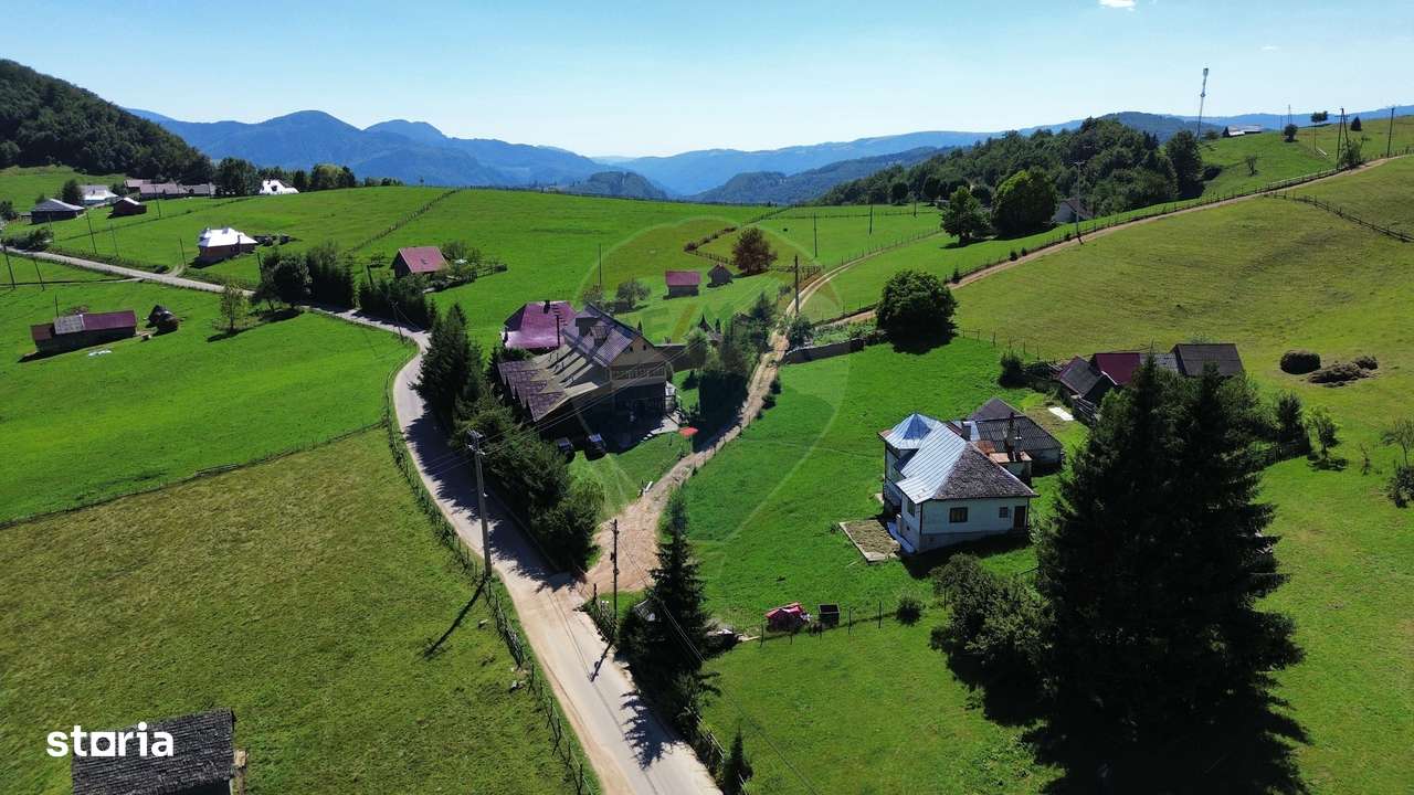 Pensiune de vânzare in vârf de munte la Ciocanu - lângă Sirnea - Imagine principală: 3/20