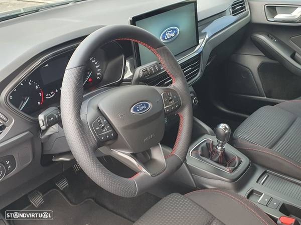 Ford Focus 1.0 EcoBoost MHEV ST-Line - 17