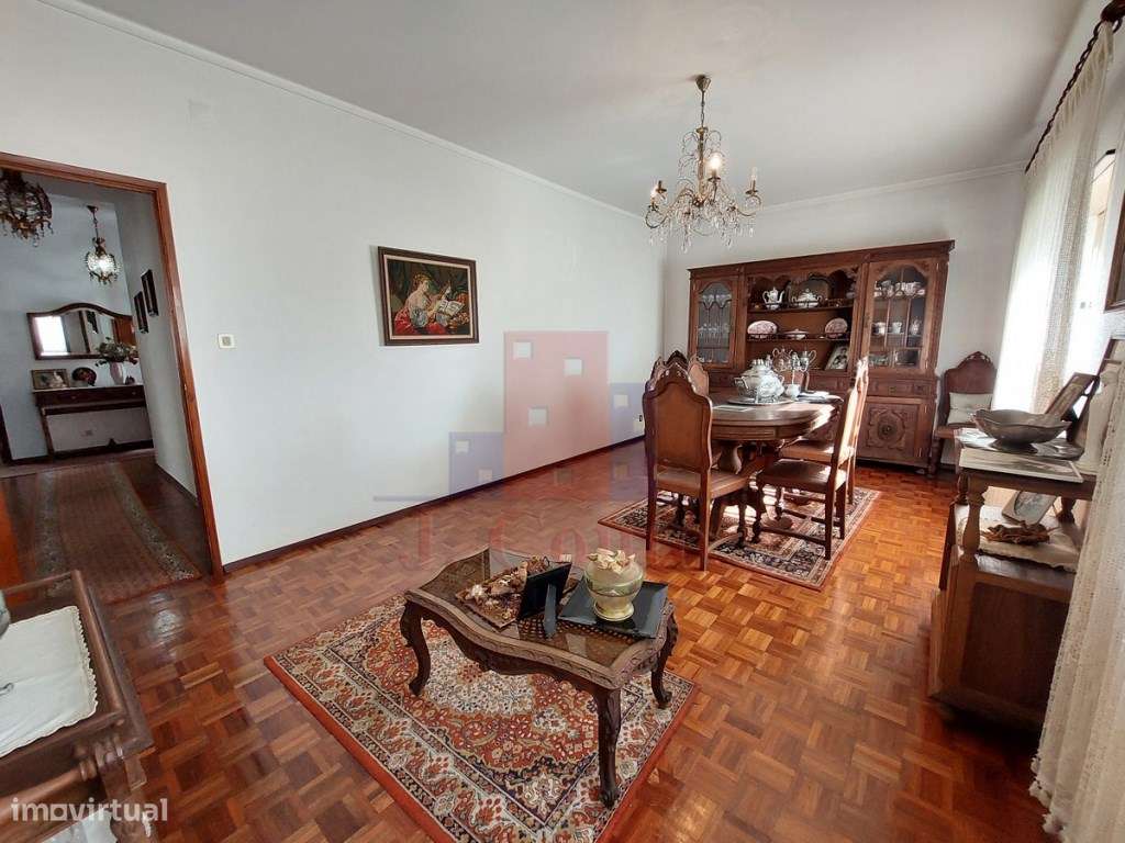 Prédio com 7 apartamentos no centro de Caldas da Rainha-14