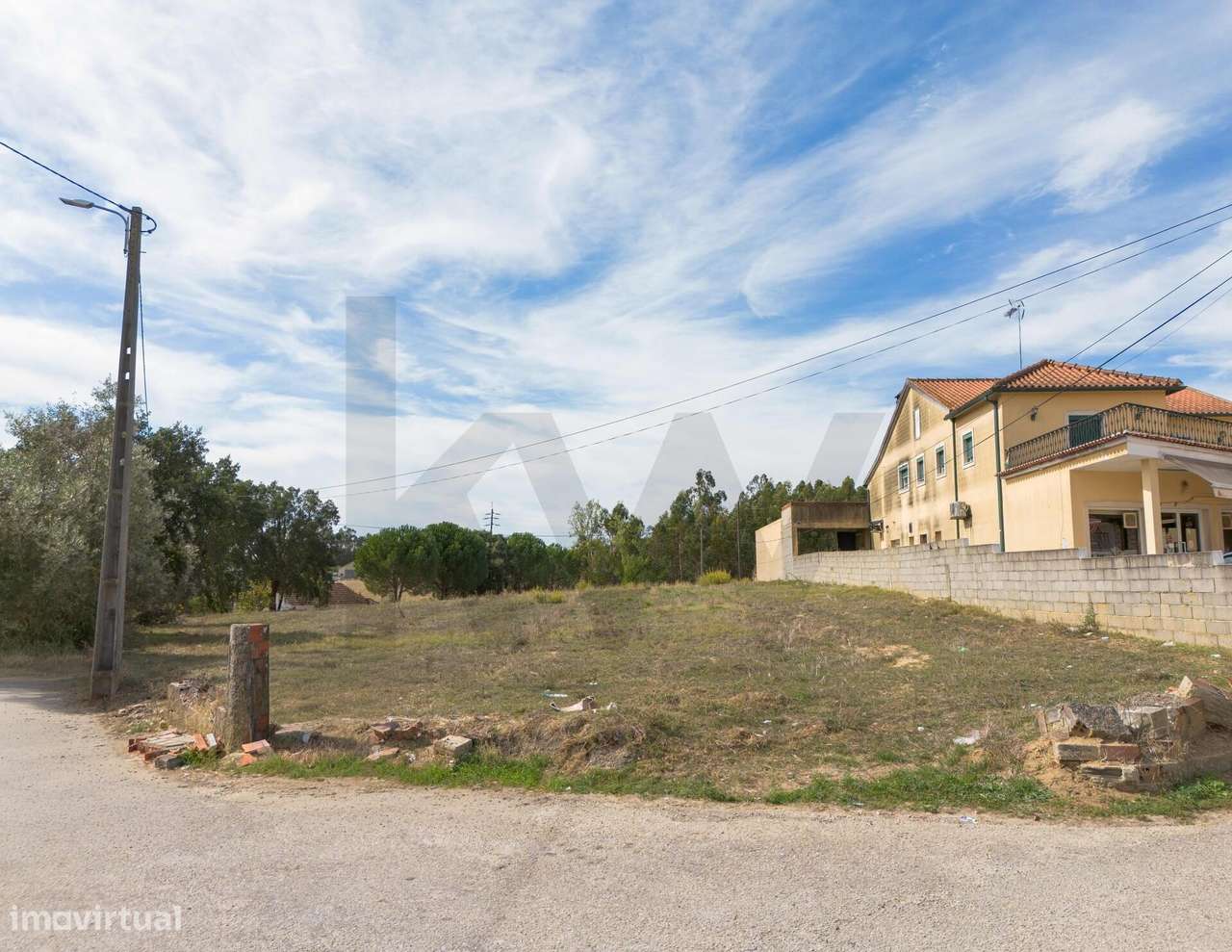 Terreno com projeto aprovado para moradia e anexos com piscina de arei-12