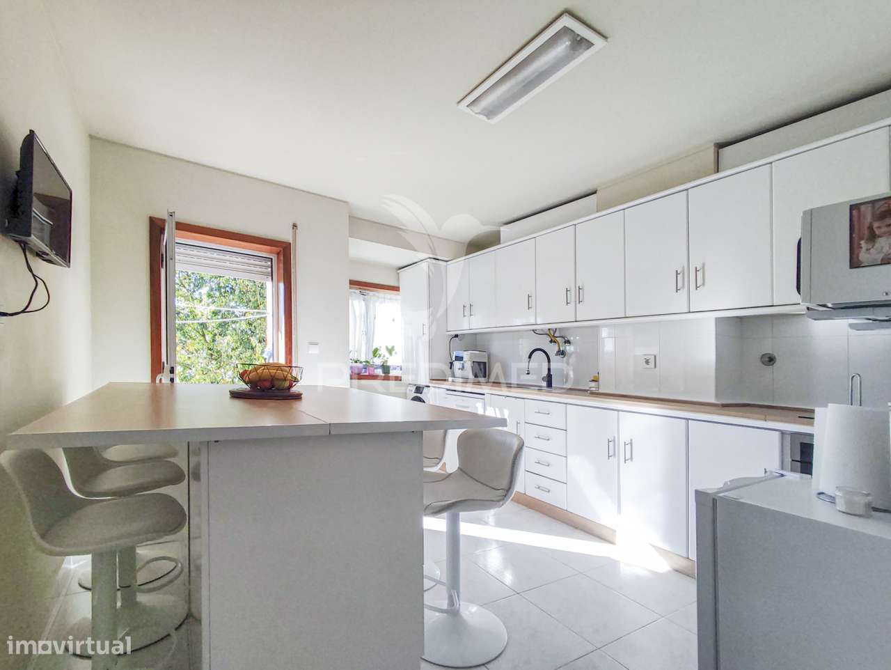 “Oportunidade: T2 em Excelente Estado e Localização Premium” - Grande imagem: 4/19