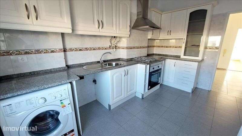 Apartamento T2 em localização privilegiada, Mem Martins - Grande imagem: 5/13