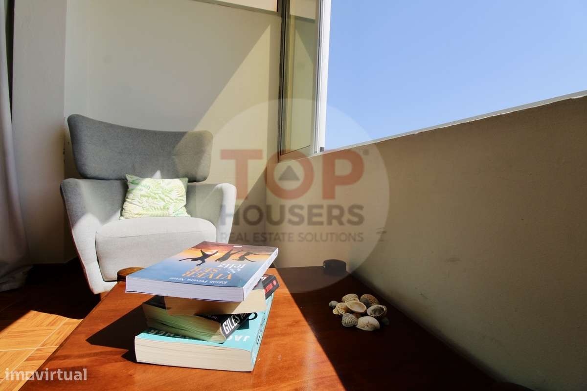 Viva o privilégio de estar na 1ª linha de Mar em Quarteira!-35