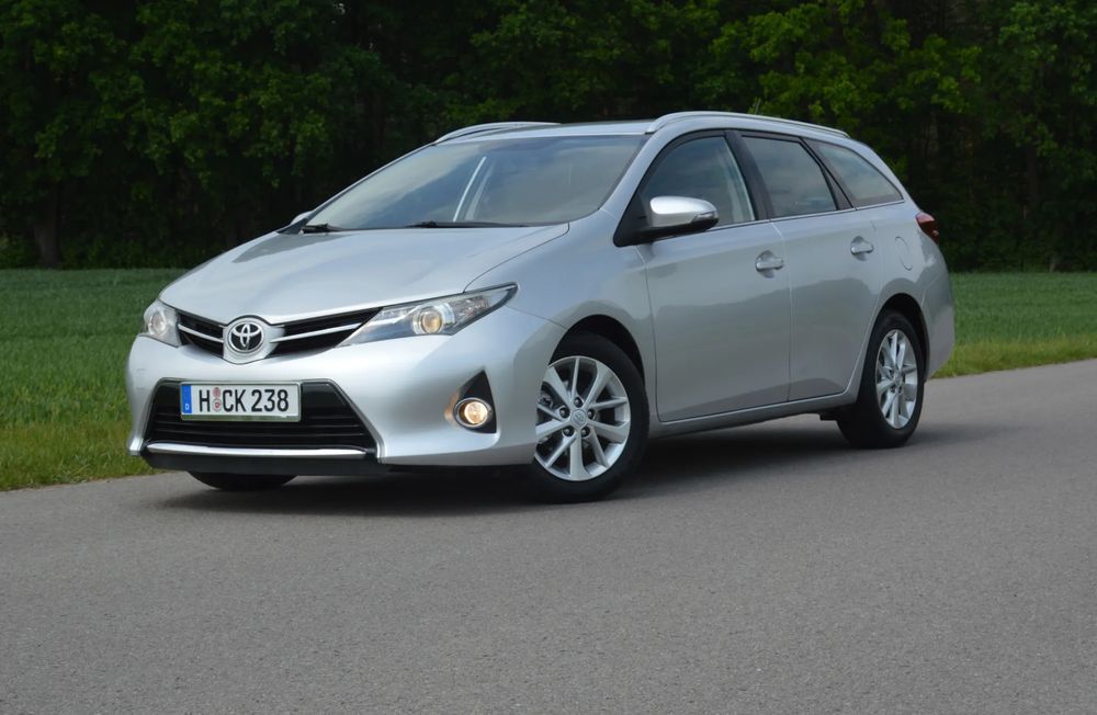Toyota Auris II 2015