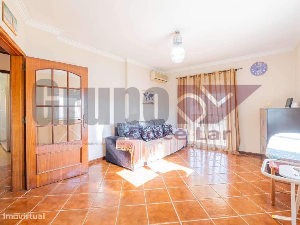 Moradia Isolada T5 com Garagem e anexo em Quinta do Conde-31