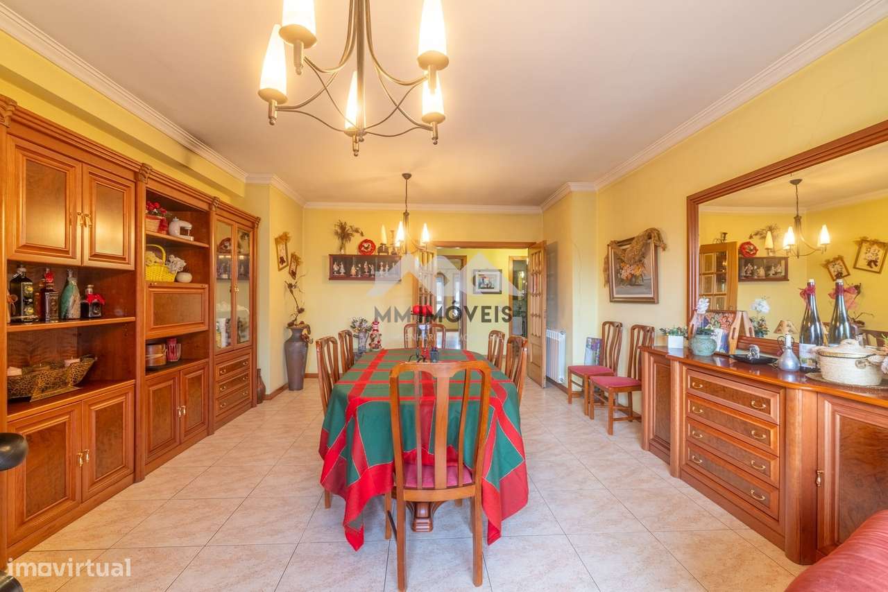 Apartamento T4 | Duplex | São João da Madeira | Localização Central | - Grande imagem: 4/30