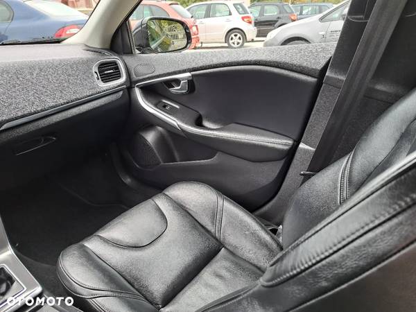 Volvo V40 D2 Summum - 27