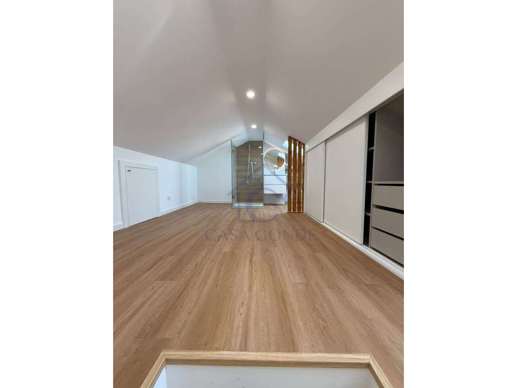 Excelente Apartamento T2+1 Duplex com Suíte no Piso Superior-2