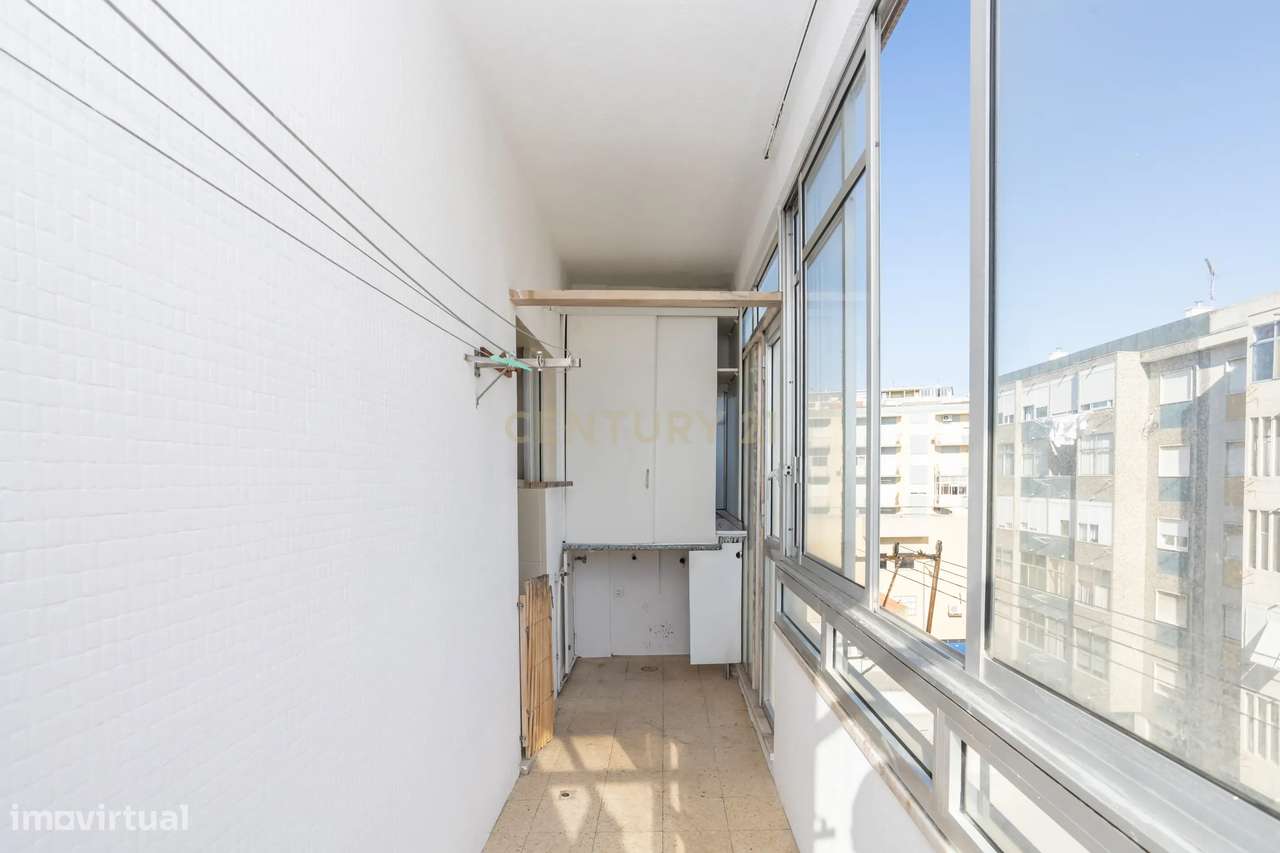 Apartamento T3 em Almada com Excelente Localização-27
