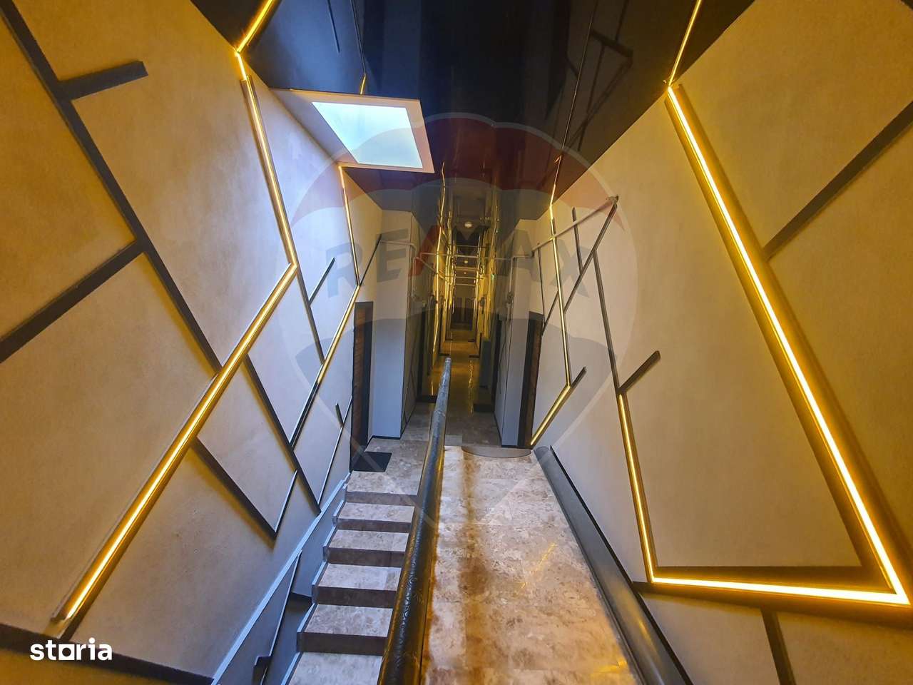 Vanzare Apartament cu 3 camere lux cu vedere la lac în zona Tomis Nord - Imagine principală: 2/20