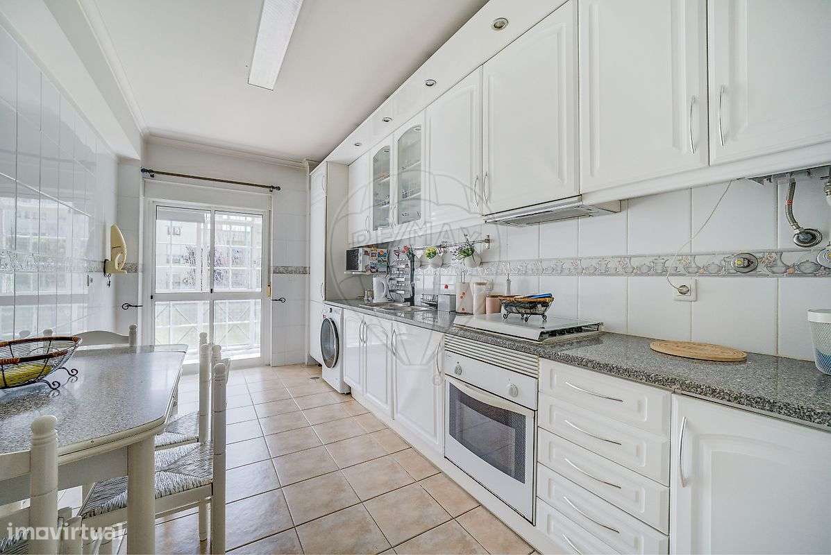 Apartamento T3 em Quinta do Conde-17