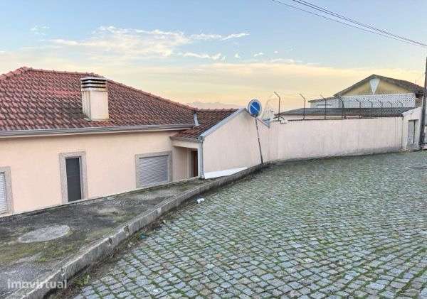 Moradia T2+1 | Garagem | Jardim | Fânzeres | Gondomar-32