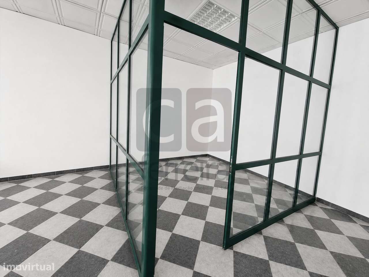 LOja com possibilidade para Moradia T3-8