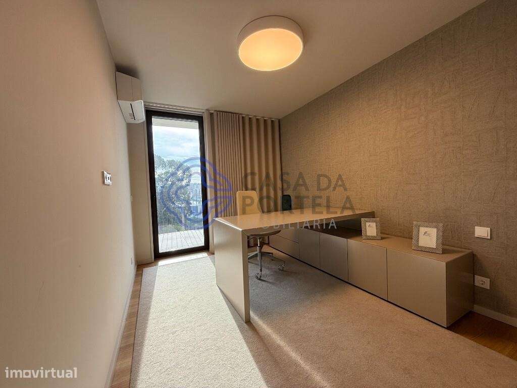 T4 com vista, 3 casas banho, varanda, cozinha equipada, ginasio,louge/ - Grande imagem: 5/31