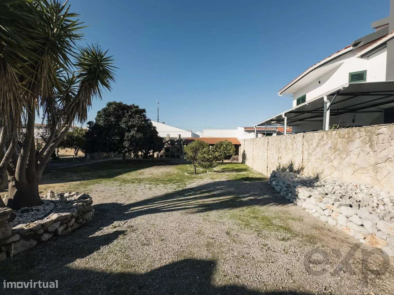 Oportunidade rara numa das localizações mais valorizadas de Fernão Fer-50