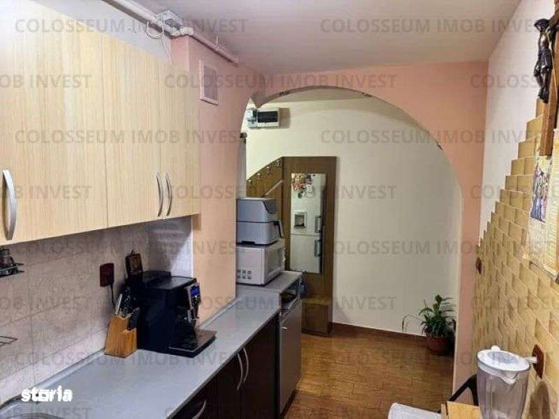 Apartament cu 3 camere,decomandat - zona Codrul Cosminului-8