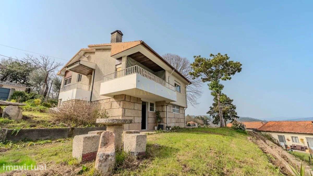 Exclusiva Moradia T4 com 556m² e 1.000m² de Terreno-28