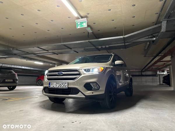 Ford Escape 2.0 EcoBoost AWD Titanium - 9