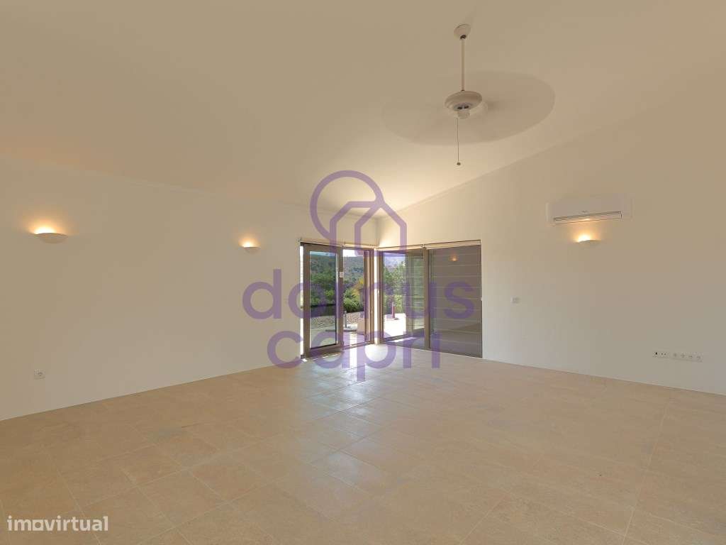 Moradia T3 com Piscina e Terreno em Porto Carvalhoso - Tavira-10