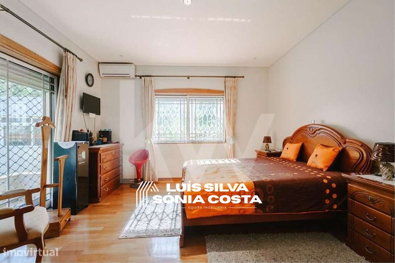 Moradia Independente T6 c/ Anexos, Armazém e Terreno p/ Construção-16