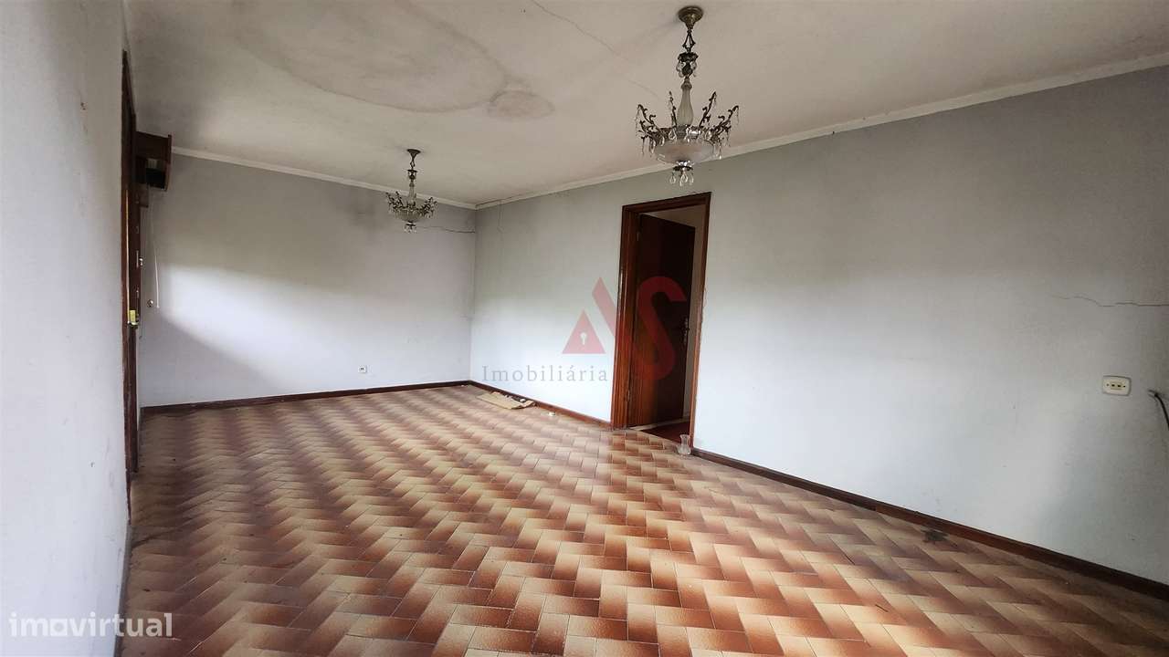 Moradia T2 para Remodelação em Airães – Felgueiras - Grande imagem: 4/17