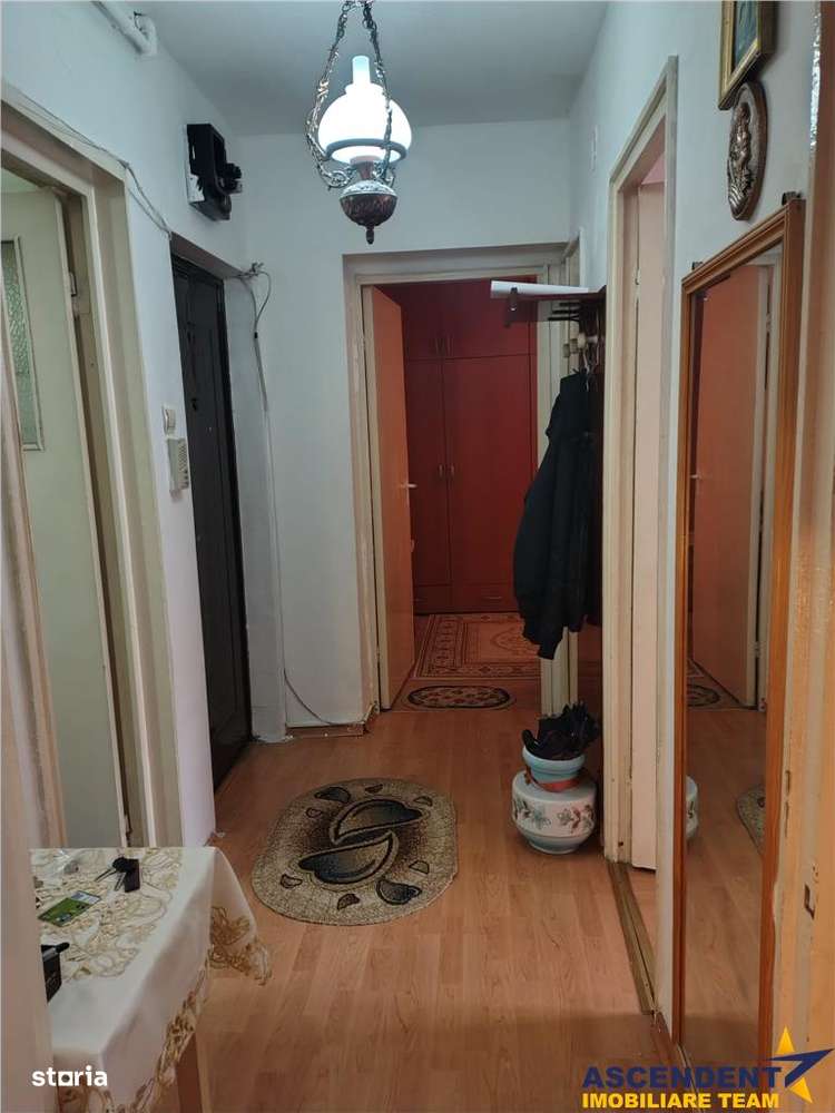 Apartament 2 camere, decomandat, mobilat,etaj 2,Grivitei, Brasov - Imagine principală: 5/9