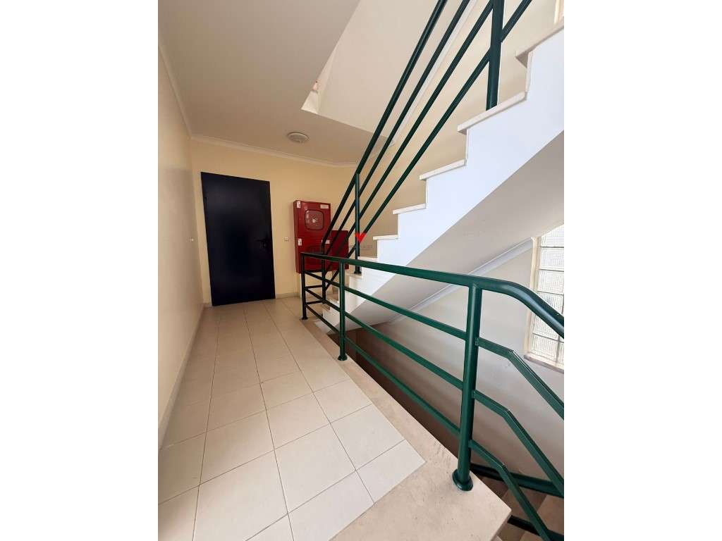 Apartamento T3 renovado no Feijó-26