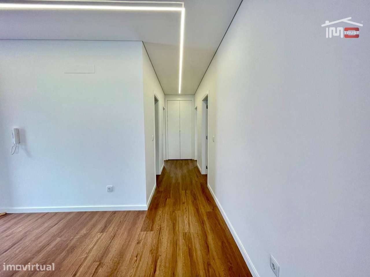 Moradia Térrea T3+1 com Áreas Amplas em Fernão Ferro | Terreno 380...-15