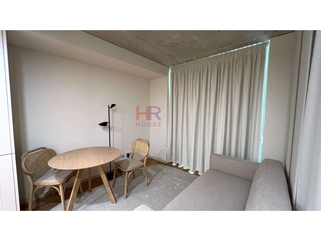 Arrenda-se T0+1 com aparcamento privativo no Edifício Heritage Coim... - Grande imagem: 5/19