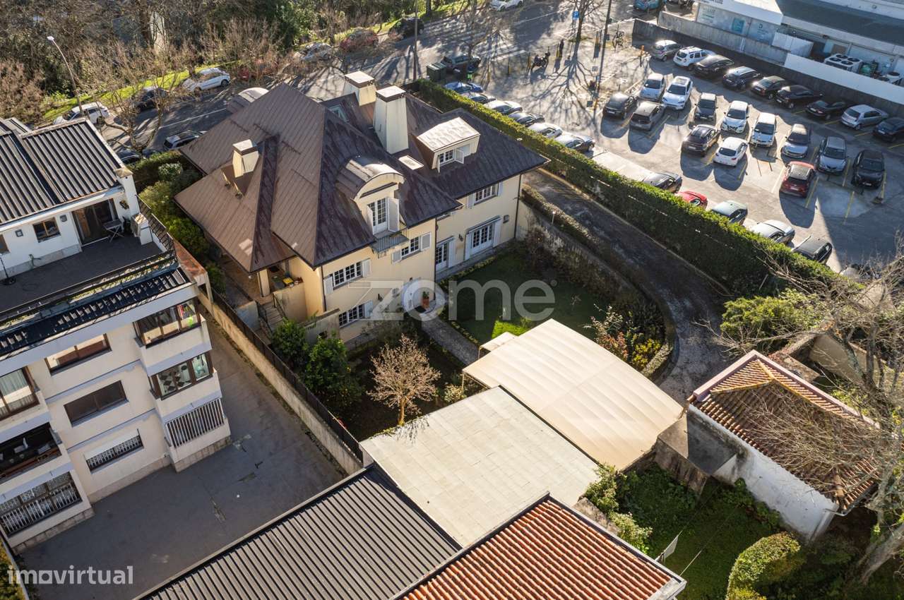 Moradia de charme com jardins no Pinheiro Manso, Porto - Arrendamento - Grande imagem: 3/60
