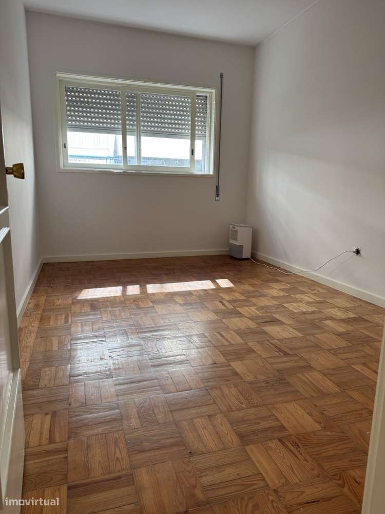 Apartamento T2 com Terraço Privativo – Rua do Amparo - Grande imagem: 4/6