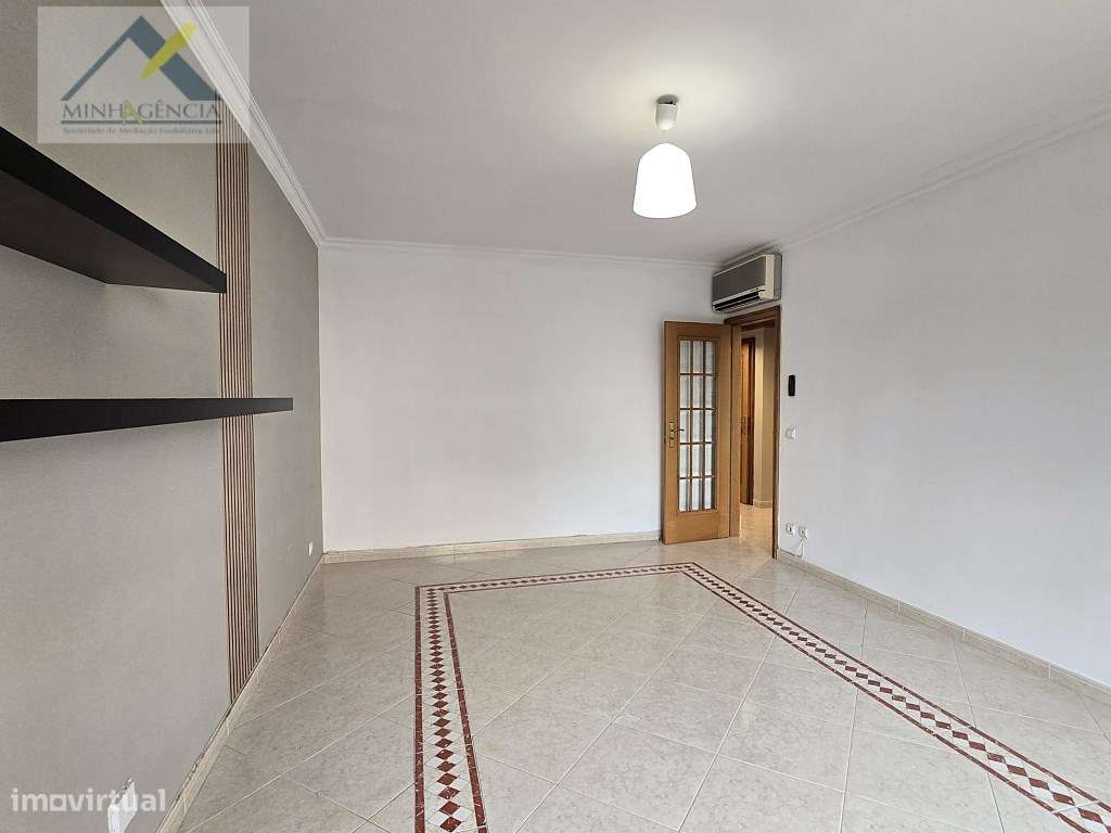 Apartamento T2 com arrecadação no Monte Belo em Setúbal - Grande imagem: 4/23