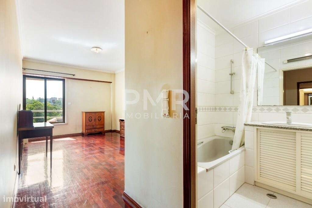Apartamento T4 no Lumiar-8