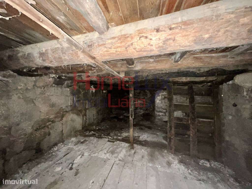 Terreno com Ruinas em Águas Santas-28